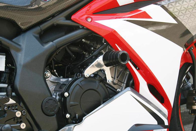 STRIKER ストライカー ガードスライダー ALL BLK CBR250RR ABS 17- カタログ品番：P083-0081 メーカー品番：SS-GS136B-F1