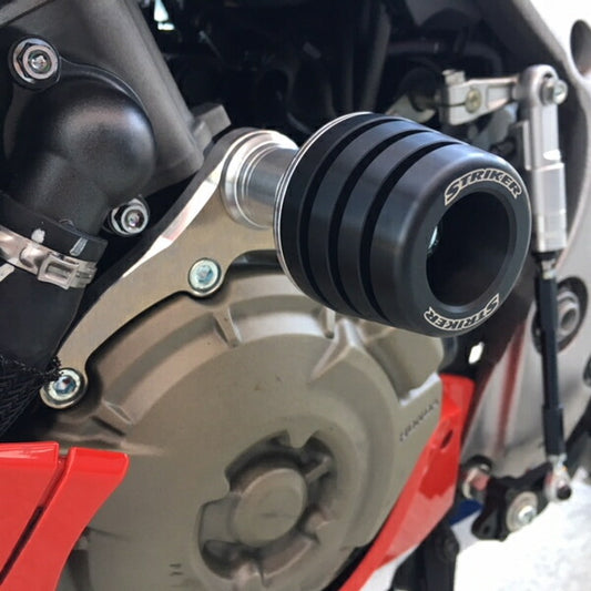 STRIKER ストライカー ガードスライダー CBR1000RR 17 SP カタログ品番：P087-3846 メーカー品番：SS-GS142A-F1