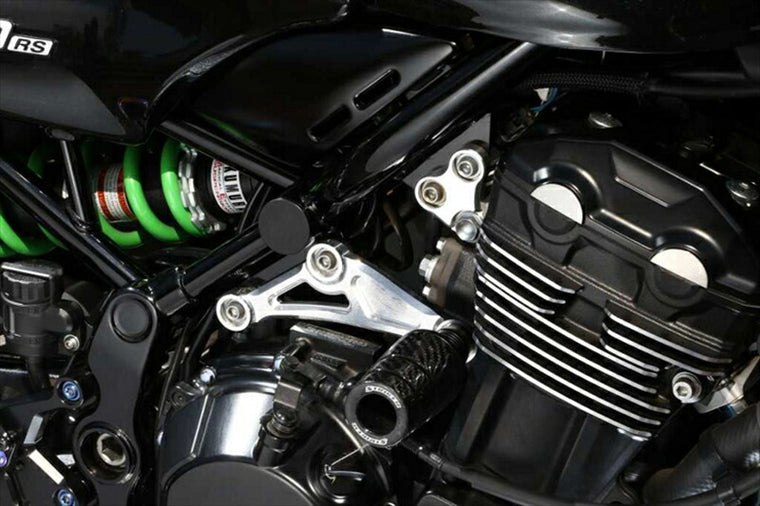 ストライカー｜ビレットエンジンハンガー シリンダー側 Z900RS/CAFE 18(耐熱ブラック)｜SS-EGH141R-HBK