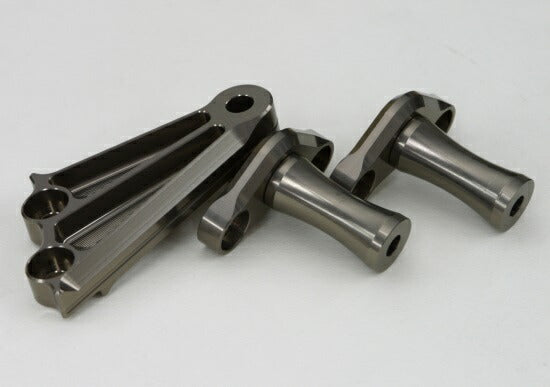 ケイファクトリー K-FACTORY エンジンハンガー チタン フロント CB1300SF 03- カタログ品番：001VZBG005C メーカー品番：001VZBG005C