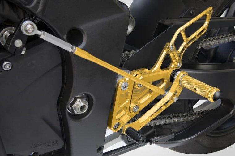 ケイファクトリー K-FACTORY ライディングステップ ステイゴールド YZF-R1 09-11 カタログ品番：339MZBR0614 メーカー品番：339MZBR0614