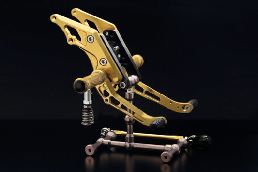 ケイファクトリー K-FACTORY NEWライディングステップ S.GLD ZRX1200DAEG カタログ品番：103MZBR0744 メーカー品番：103MZBR0744