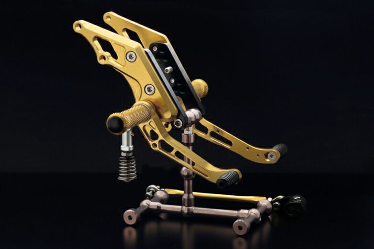 ケイファクトリー K-FACTORY NEWライディングステップ S.GLD ZRX1200DAEG カタログ品番：103MZBR0744 メーカー品番：103MZBR0744