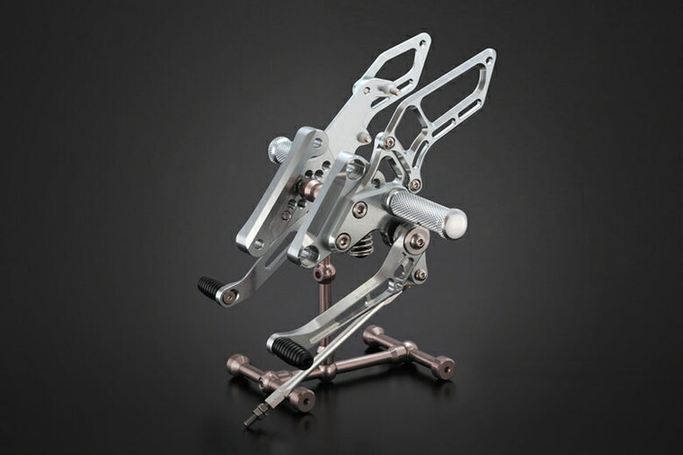 ケイファクトリー K-FACTORY ライディングステップ メタリックシルバー CB1300SF 03-12 SB 08-12 カタログ品番：001MZBR103N メーカー品番：001MZBR103N