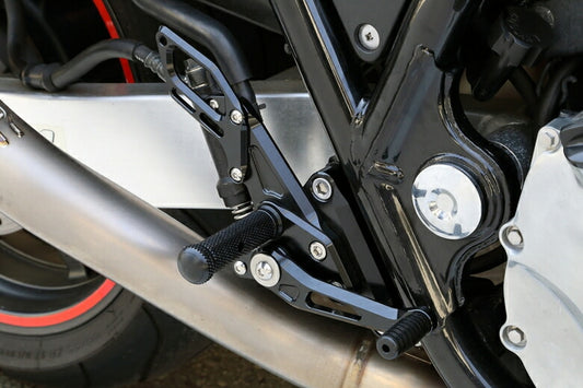 ケイファクトリー K-FACTORY ライディングステップ スーパーブラック CB1300SF 03-12 SB 08-12 カタログ品番：001MZBR103R メーカー品番：001MZBR103R