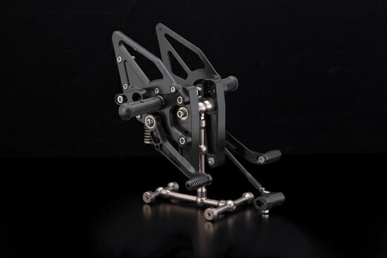 ケイファクトリー K-FACTORY ライディングステップ スーパーブラック GROM 16- ストリート カタログ品番：071MZBR120R メーカー品番：071MZBR120R