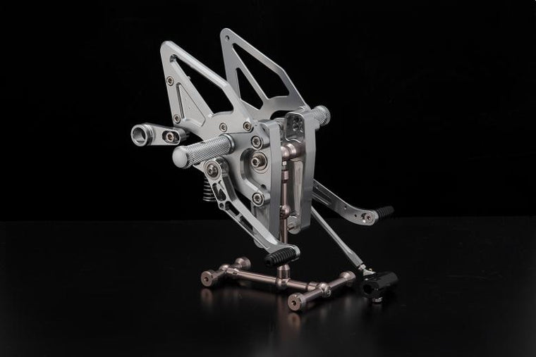 ケイファクトリー K-FACTORY ライディングステップ メタリックシルバー GROM 16- ストリート カタログ品番：071MZBR120N メーカー品番：071MZBR120N