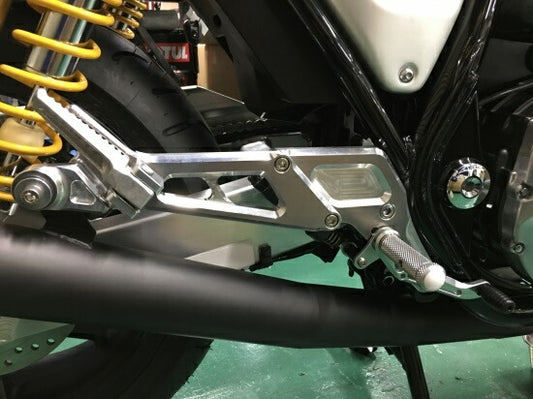 ケイファクトリー K-FACTORY タンデムプレート 純正マフラー メタリックSLV CB1100 10-16 カタログ品番：063MZBK118N メーカー品番：063MZBK118N