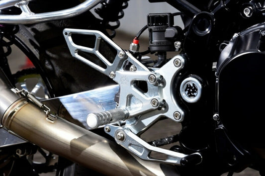 ケイファクトリー｜K-FACTORY ライディングステップ メタリックシルバー Z900RS 18-20｜179MZBR130N