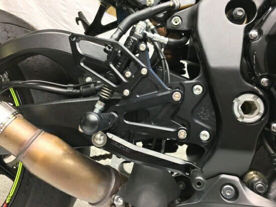 ケイファクトリー K-FACTORY ライディングステップ ステイゴールド GSXR1000 R 17- カタログ品番：257MZBR1394 メーカー品番：257MZBR1394