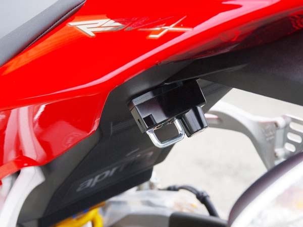 BABYFACE ベビーフェイス ヘルメットロック BLK アプリリア RSV4 Tuono カタログ品番：P049-2272 メーカー品番：009-LCA01BK