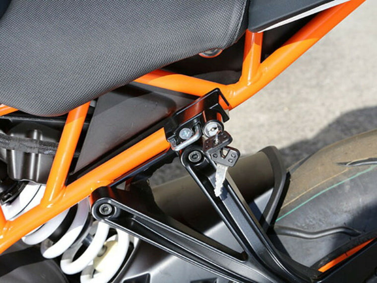 BABYFACE ベビーフェイス ヘルメットロック BLK RC125 390 15- カタログ品番：P064-1976 メーカー品番：009-LCKT4BK