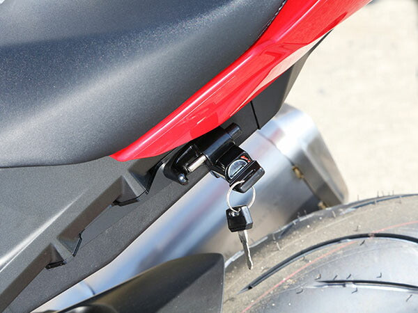 BABYFACE ベビーフェイス ヘルメットロック BLK CBR1000RR 17- カタログ品番：P079-6310 メーカー品番：009-LCH08BK