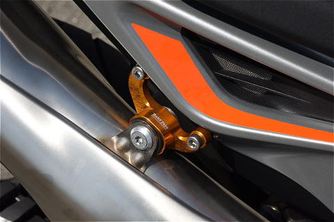 BABYFACE ベビーフェイス サイレンサーステー GLD Duke790 カタログ品番：P095-1472 メーカー品番：005-EKT04GD
