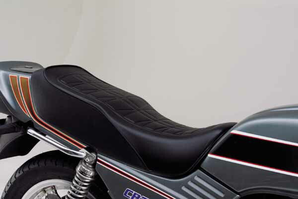 DAYTONA デイトナ COZYシート Fパターン COMP CB75F 900F 11F カタログ品番：P022-7968 メーカー品番：48885