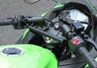 KIJIMA キジマ ハンドルマウントステー ブラック ニンジャ250 13- カタログ品番：P071-1274 メーカー品番：204-067