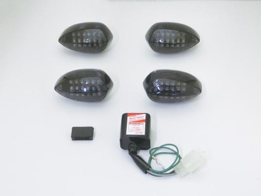 CF-POSH シーエフポッシュ LEDカスタマイジングキットシーケンシャル スモークレンズ MT-09 07(ABS)・XSR700 900・YZF-R25 R3(ABS) 19- カタログ品番：P097-9014 メーカー品番：627982