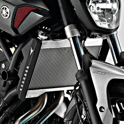 ヤマハ ラジエターサイドカバー MT-07 Q5KYSK083E04